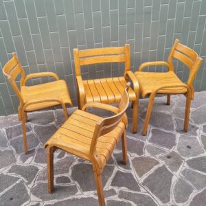 Gruppo 4 sedie con braccioli